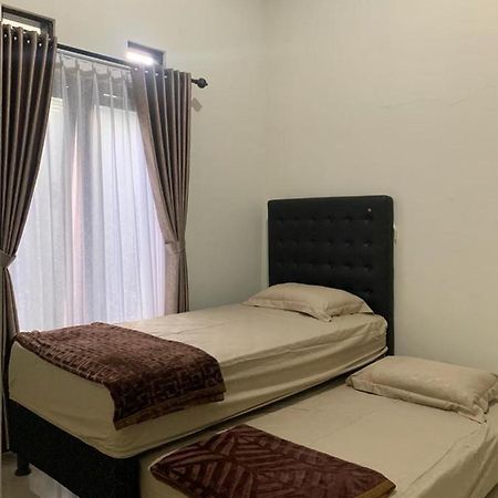 Guest House / Homestay Bukit Mutiara Residence Ngingas Esterno foto