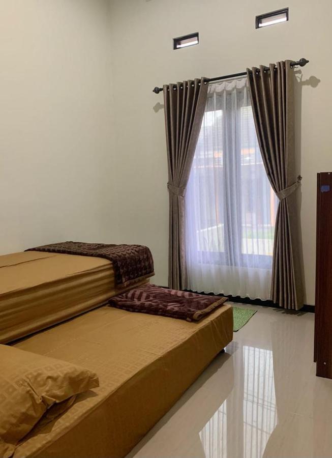 Guest House / Homestay Bukit Mutiara Residence Ngingas Esterno foto